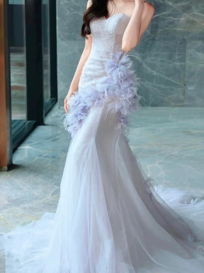 Elegante Abschlussballkleider Meerjungfrau Sweetheart Flieder Tüll mit Blumen Feder Langes formales Abendkleid N3959