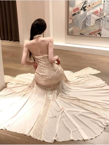 Élégantes robes de bal sirène licou à sequins dorés avec robe de soirée plissée N3973