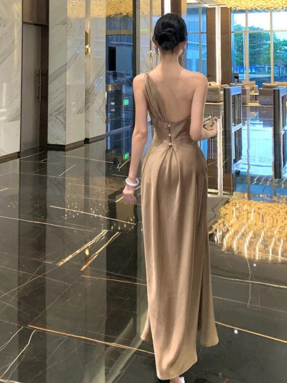 Robes de bal sexy Sirène Asymétrique Épaule Nude Satin Plissé Robe de Soirée Formelle N3980