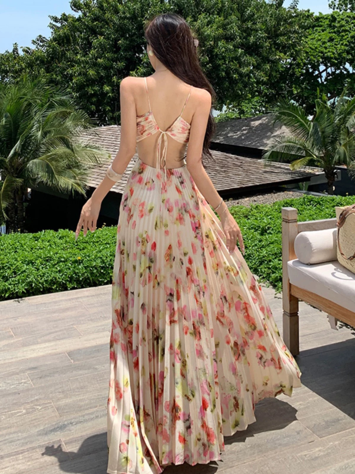 Robe de Soirée Élégante et Formelle N4007 pour 21ème Anniversaire, Invitée de Mariage, Col Halter, Coupe Trapèze Modeste, Imprimé Floral, Dos Nu