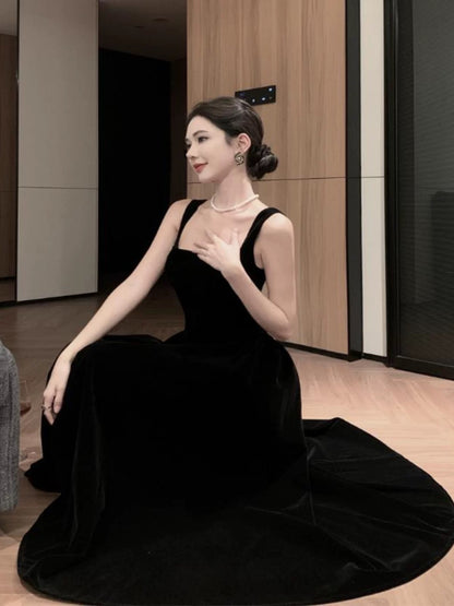 Robe de Soirée Formelle en Velours Noir Col Carré Coupe Trapèze Modeste pour 21e Anniversaire, Tenue Élégante pour Invitée de Mariage N4010