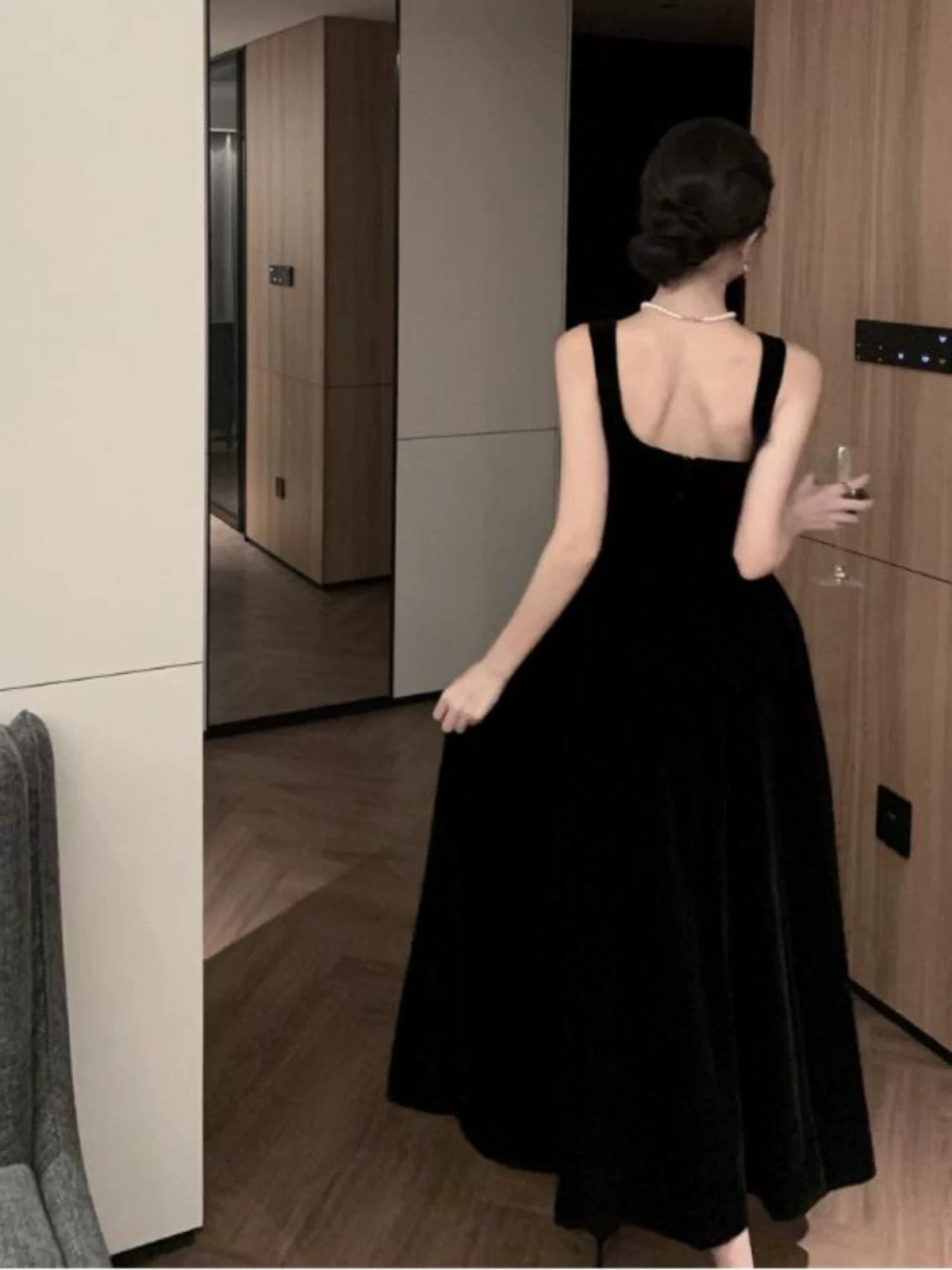 Robe de Soirée Formelle en Velours Noir Col Carré Coupe Trapèze Modeste pour 21e Anniversaire, Tenue Élégante pour Invitée de Mariage N4010