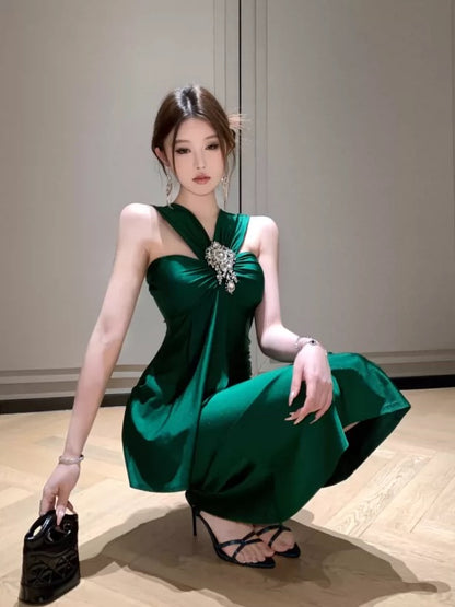Robe de soirée sirène vert émeraude foncé à col licou pour 21e anniversaire élégante longueur thé pour invitée de mariage N4018