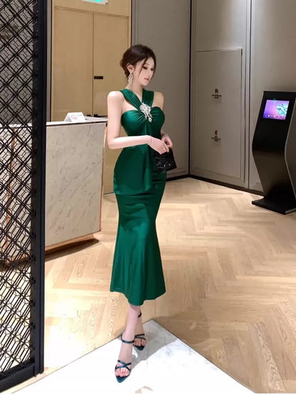 Robe de soirée sirène vert émeraude foncé à col licou pour 21e anniversaire élégante longueur thé pour invitée de mariage N4018