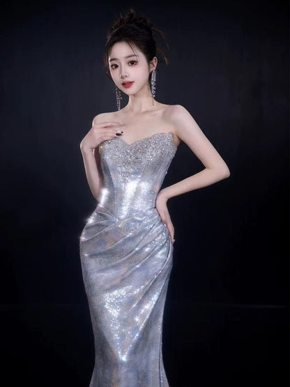 Glitzernde Meerjungfrau-Sweetheart-Pailletten-ärmellose lange Ballkleider mit Umhang für Damen N4248