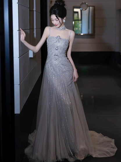 Robe de bal longue en tulle gris argenté, sans manches, à bretelles spaghetti, avec cape pour femme, modèle N4249