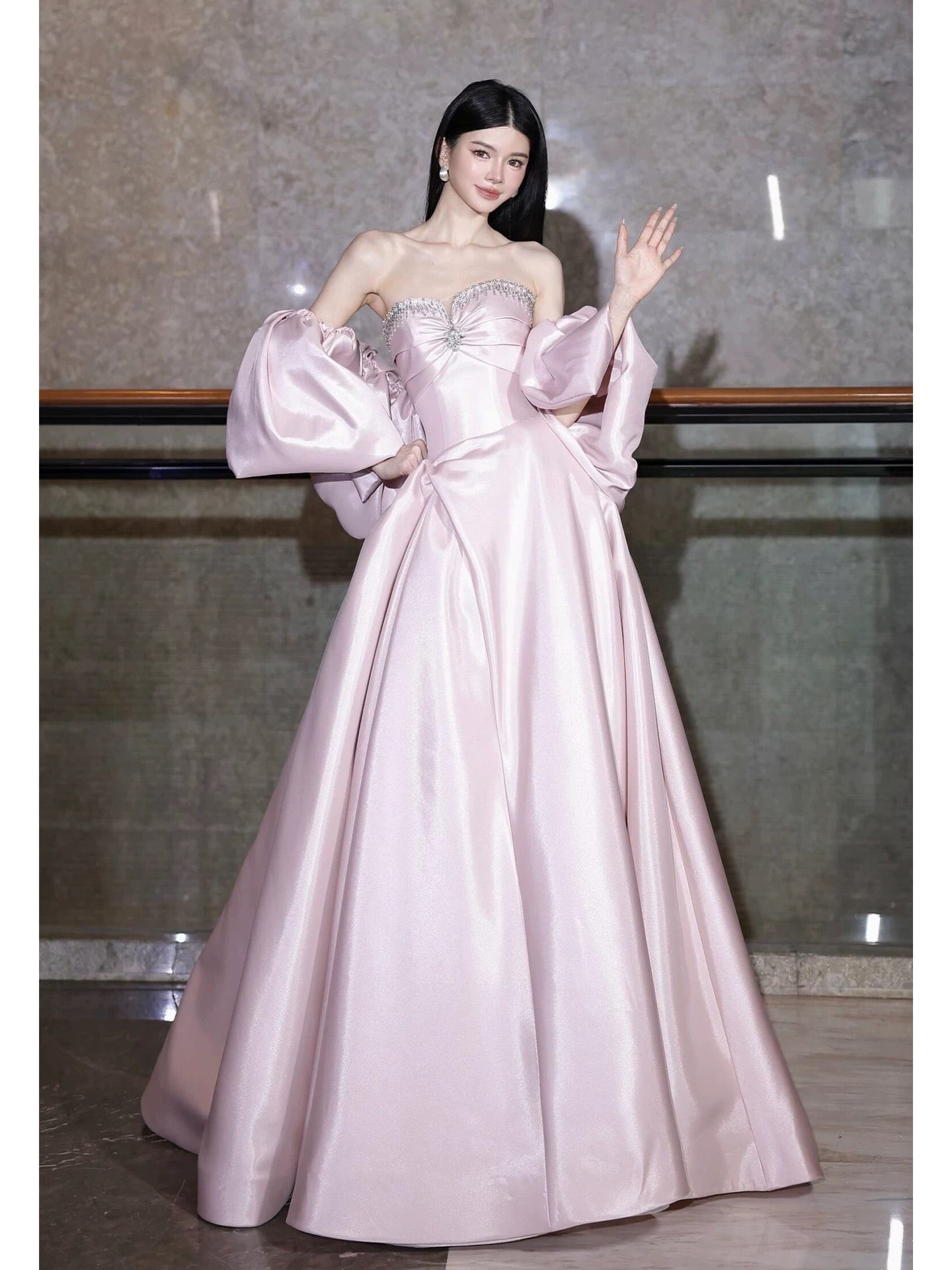 Robes de bal modestes en satin rose doux avec cape sans manches longues robes de bal pour femmes N4254