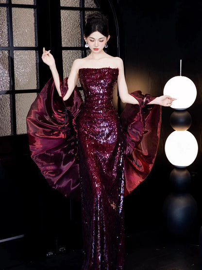 Robes de bal longues sirène sexy sans bretelles bordeaux à sequins sans manches avec cape pour femmes N4262