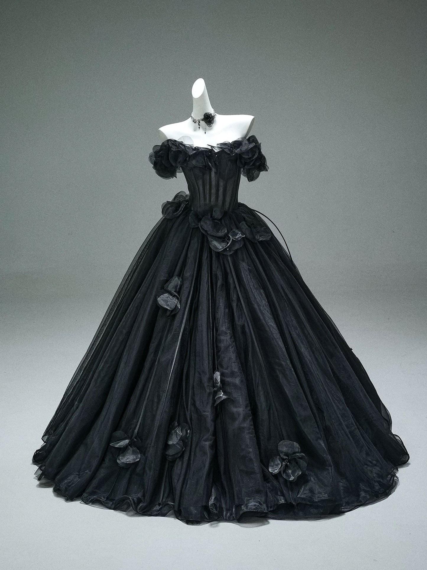 Pretty Ball Gown Off The Shoulder Tulle Black With Flowers Long 15 Quinceanera Dresses Photo Ideas Formal Outfit RB5590