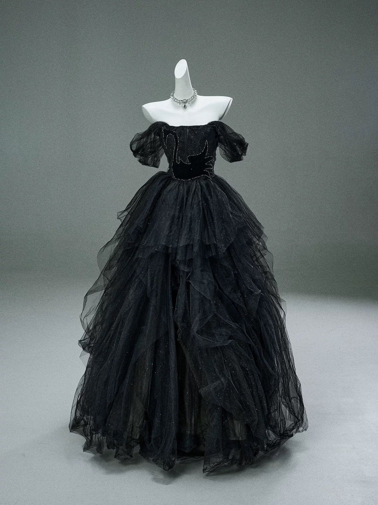 Princess Style Ball Gown Off The Shoulder Black Tulle Long 15 Quinceanera Dresses Photo Ideas Formal Outfit RB5525