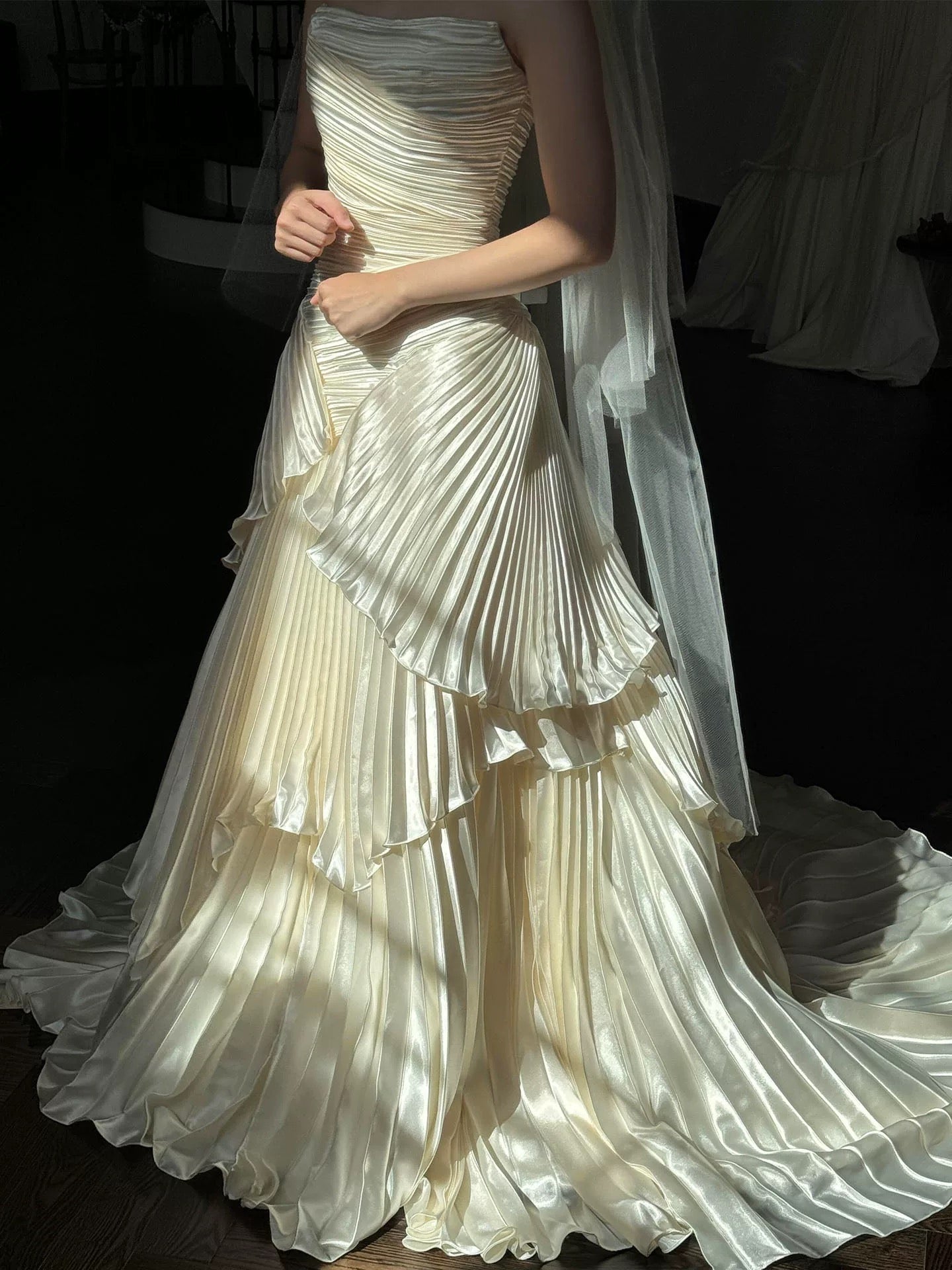 Vintage Wedding Dresses Mermaid Strapless Pleated Satin Long Summer Garden Wedding Dress N4119