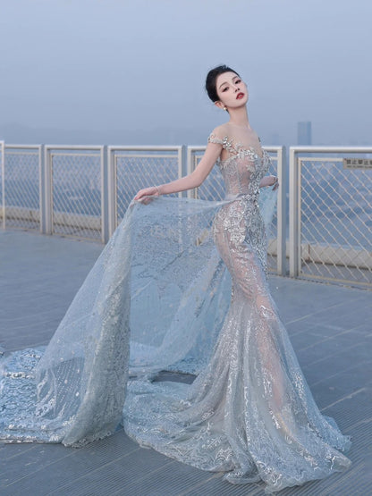 Robe de mariée sirène scintillante à épaules dénudées, sequins argentés et gris, longue et cintrée, référence N1266