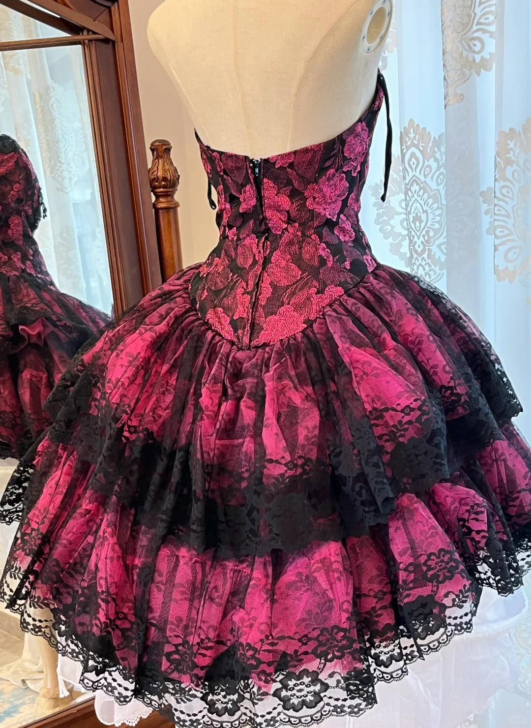 Elegantes Ballkleid Sweetheart Schwarz Spitze Rosa Blumen Homecoming Kleider Kurze Cocktail Hoco Outfits RB4672