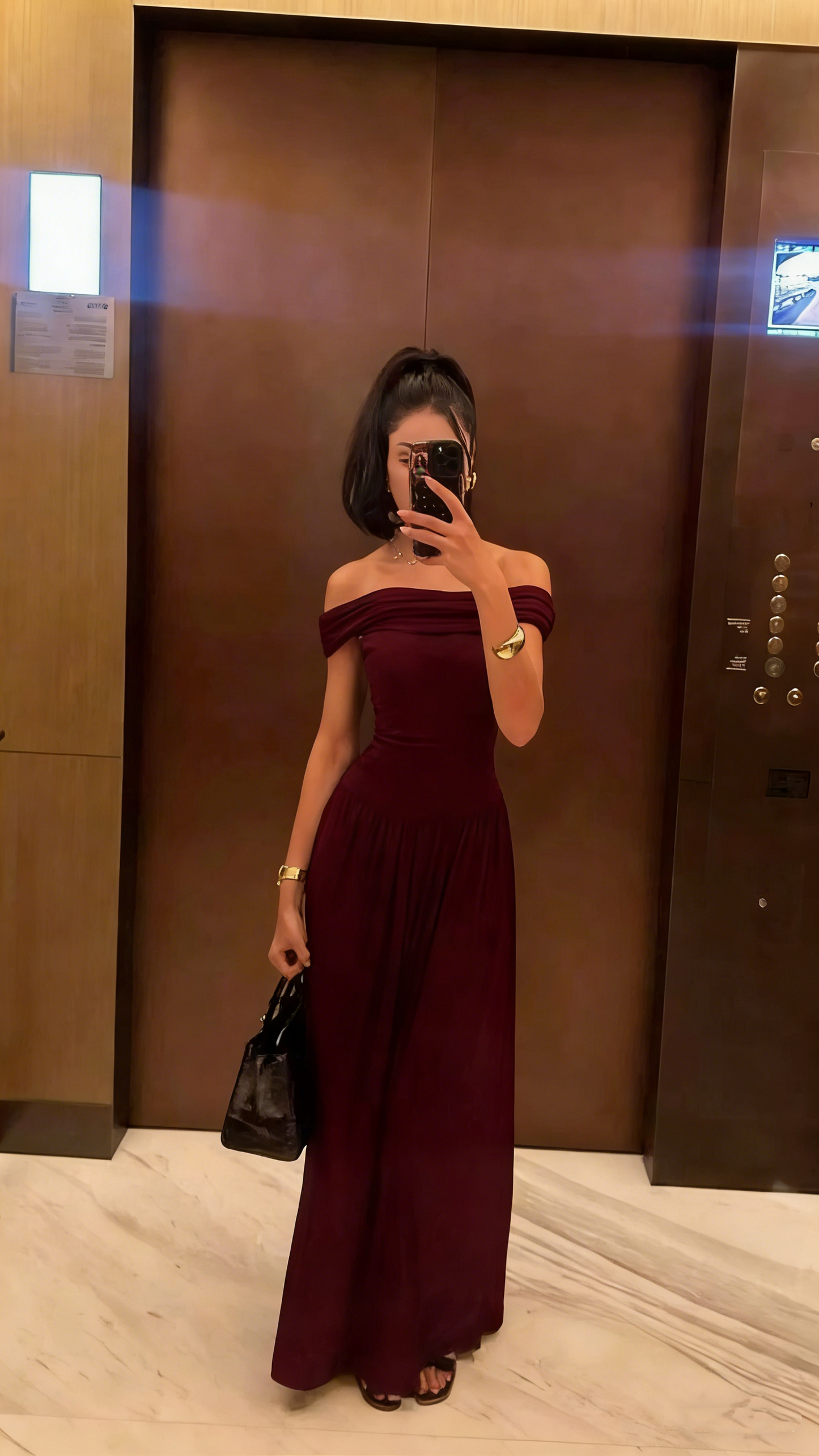 Elegantes, schulterfreies, burgunderrotes A-Linien-Abendkleid mit Ärmeln, perfekt für Highschool-Teenager und Abschlussball (Modell N013)