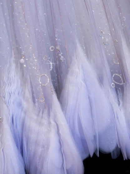Elegantes, trägerloses Ballkleid in Flieder mit perlenbesetztem Oberteil und Kristallverzierungen – Inspiration für formelle Partykleider und Abiballkleider N154