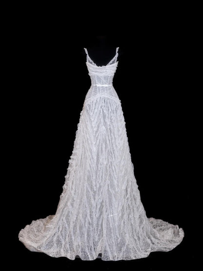 Glitzerndes Brautkleid, Ballkleid mit Spaghettiträgern, Pailletten und Perlen, weißes Brautkleid, figurbetontes langes Brautkleid N156