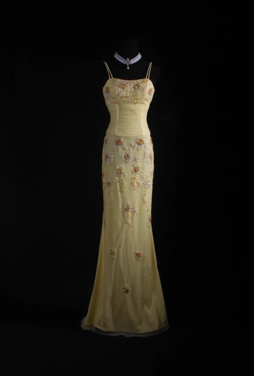 Robe de bal vintage sirène jaune à fines bretelles et corsage orné de cristaux - Inspiration robe de soirée formelle N165
