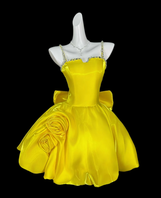 Élégante Robe de Bal à Bretelles Fines Jaune Courte en Satin Mini Robe de Fête Robes de Retour N4304