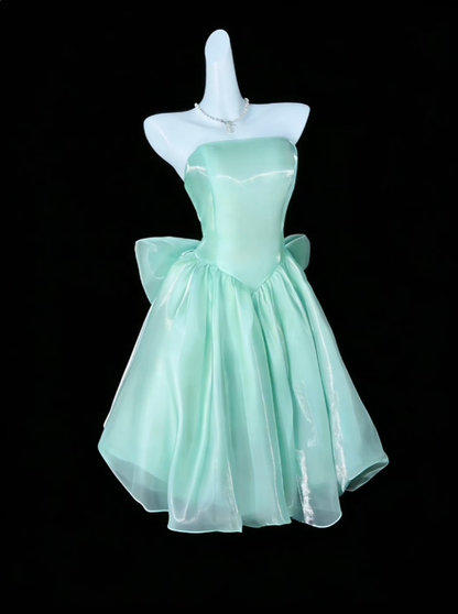 2026 Neue Homecoming-Kleider Mintgrün Trägerlos Knielang Mit Schleife Abschluss Cocktailkleid N4325