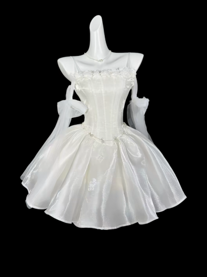 Robes de bal uniques Robe courte de soirée de remise des diplômes Bretelles spaghetti Petite robe noire N4431