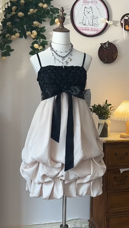 Ausgefallenes Spaghettiträger-Satin-Blumen-Kleid für Abschlussbälle, High School Homecoming N4559