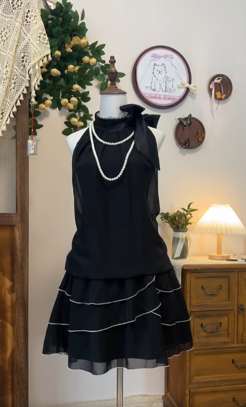 Elegant A line Halter Little Black Dress Chiffon Senior Short Graduation High School Homecoming Dresses N4563
