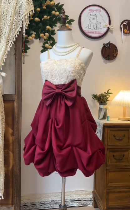 Robe de bal de fin d'année courte en satin bordeaux à fines bretelles pour lycéennes N4565