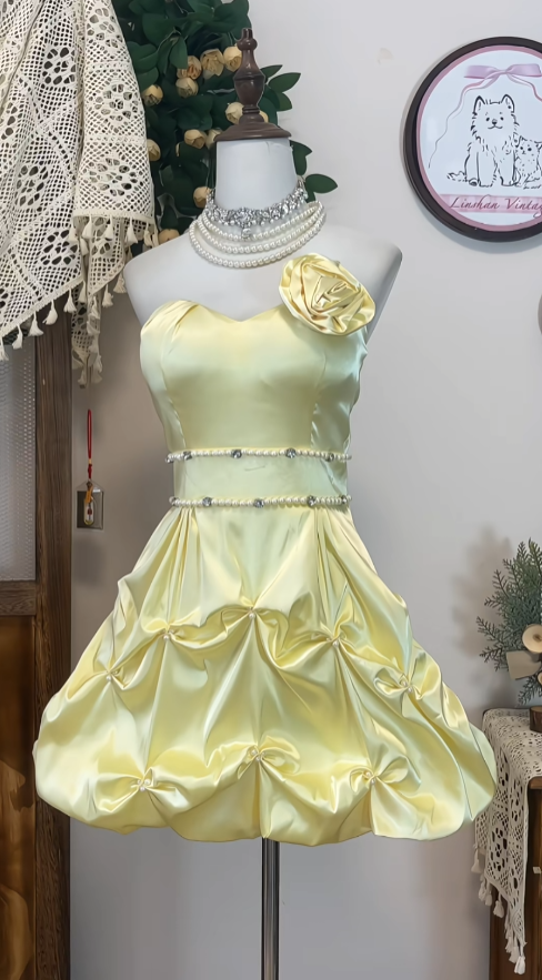 Niedliches Ballkleid, herzförmiger Ausschnitt, gelber Satin mit Perlen, kurzes, formelles Abschlussball-Kleid, Abiball-Inspiration, Heimkehrkleider N4586