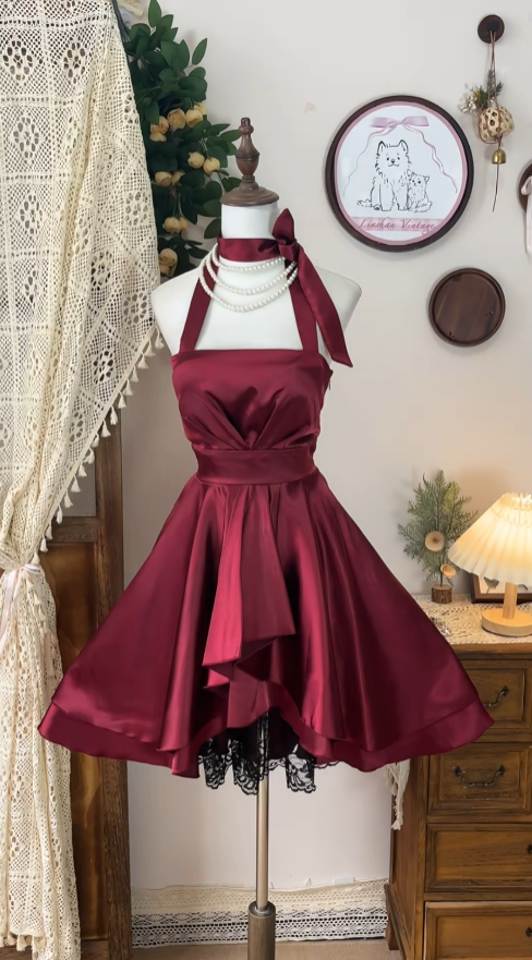 Élégante Robe Trapèze Courte Bordeaux en Satin avec Col Halter, Idéale pour Danse, Seniors, Bal de Promo ou Retour à la Maison (N4597)