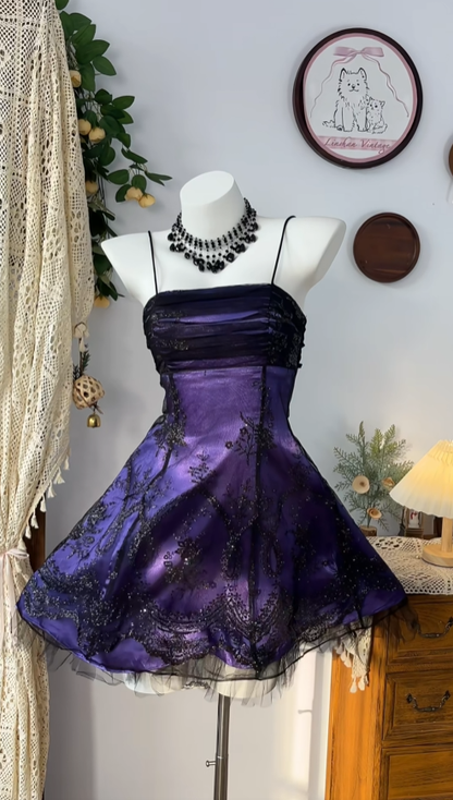 Hübsches Ballkleid Spaghettiträger Traube Satin Schwarze Spitze Mini Senior Kurze Abschlussball Abiball Homecoming Kleider N4604