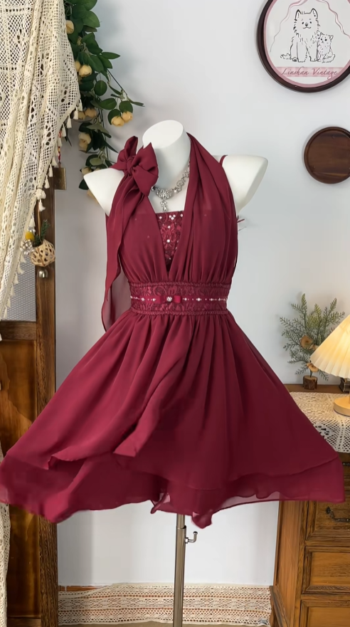 Elegantes A-Linien Neckholder-Kleid aus burgunderrotem Chiffon für Tanz, Abschlussball, kurze Inspo, formelle Anlässe, Abschlussfeier-Inspo, Homecoming-Kleider N4609