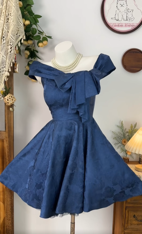 Pretty Ball Gown Navy Blue Satin Lace Mini Senior Short Graduation High School Homecoming Dresses N4611