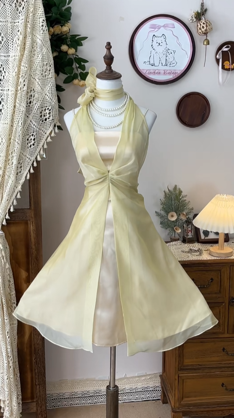 Belles robes de bal courtes en mousseline jaune pour lycée, de bal de promo, ou de rentrée scolaire (N4618)