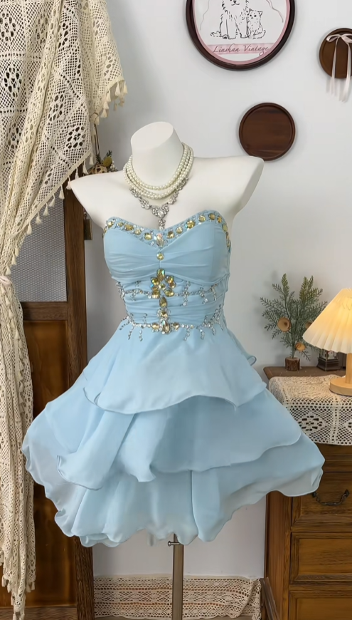 Superbe robe de bal bustier en mousseline bleue avec perles, courte, pour personnes âgées, inspiration pour bal de fin d'année et robes de rentrée N4621