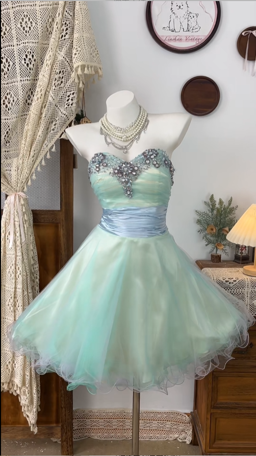 Wunderschönes Ballkleid, Sweetheart-Ausschnitt, salbeigrüner Tüll mit Perlenstickerei, elegantes kurzes formelles Abschlusskleid, Inspiration für Homecoming-Kleider N4630