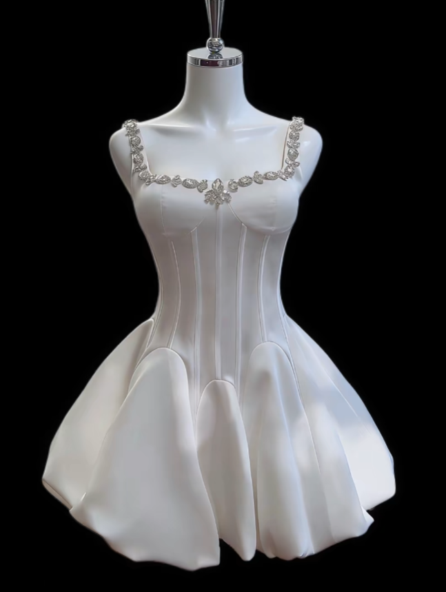 Wunderschöne Ballkleider, eckiger Ausschnitt, Satin, Weiß, Mini, für Oberstufenschülerinnen, kurzes Hoco-Kleid, Abiballkleider N4648