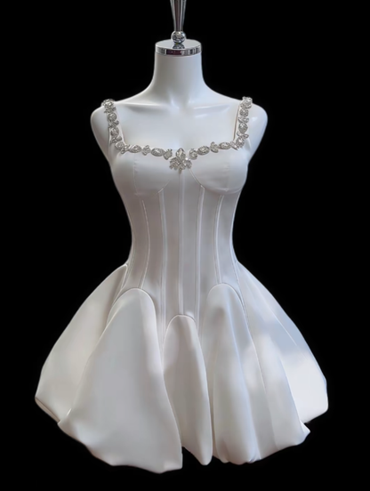 Wunderschöne Ballkleider, eckiger Ausschnitt, Satin, Weiß, Mini, für Oberstufenschülerinnen, kurzes Hoco-Kleid, Abiballkleider N4648