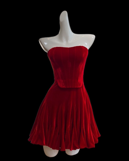 Wunderschönes trägerloses A-Linien-Mini-Kleid aus rotem Samt für den Schulball, N4655