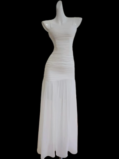 Romantisches Meerjungfrauen-Spaghetti-Träger-Kleid in Weiß – Ideen für lange Damen-Geburtstagskleider, Urlaubs- und Sommeroutfits N4667