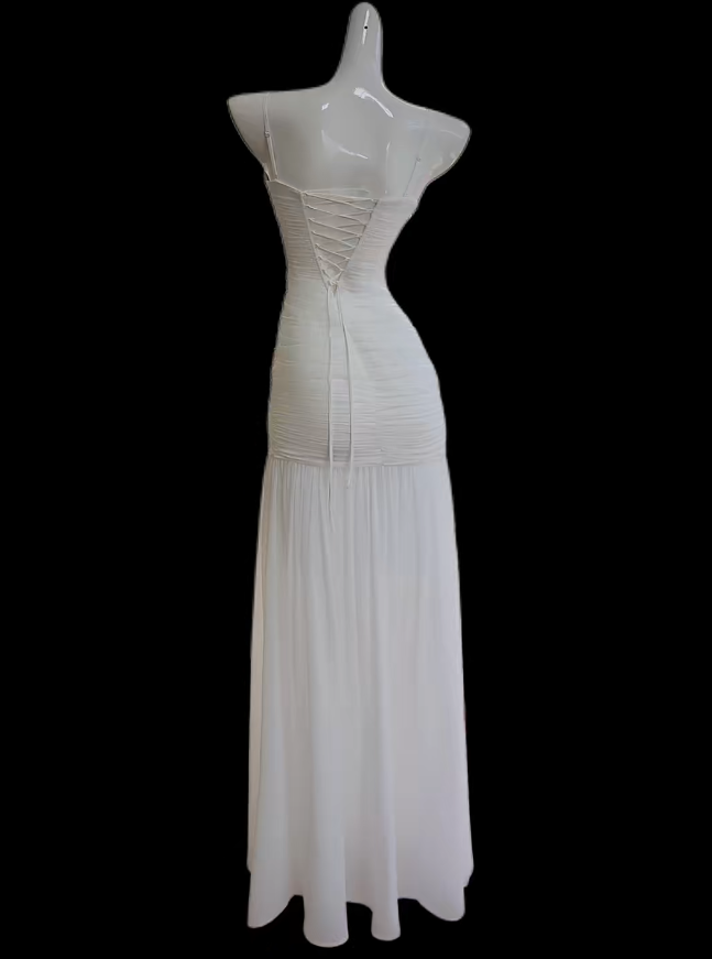 Romantisches Meerjungfrauen-Spaghetti-Träger-Kleid in Weiß – Ideen für lange Damen-Geburtstagskleider, Urlaubs- und Sommeroutfits N4667
