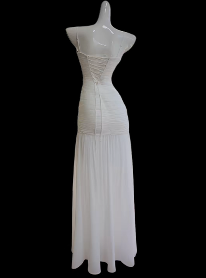 Romantisches Meerjungfrauen-Spaghetti-Träger-Kleid in Weiß – Ideen für lange Damen-Geburtstagskleider, Urlaubs- und Sommeroutfits N4667