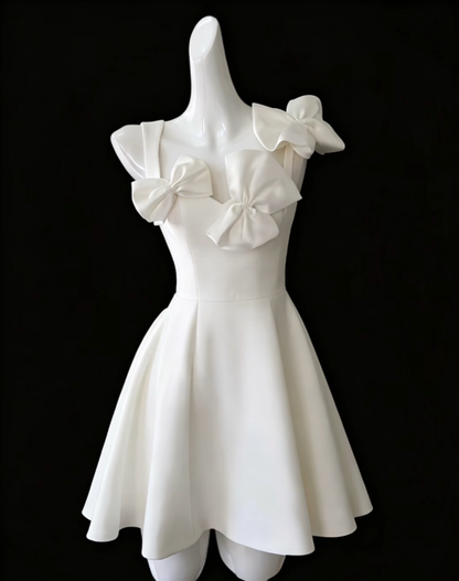 Superbe robe de bal courte blanche à col carré avec nœud pour le bal de promo du lycée N4675
