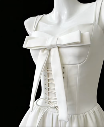 Bescheidenes A-Linien-Kleid mit quadratischem Ausschnitt, weiß, mit Schleife, Mini, für ältere Jahrgänge, Hoco-Kleid, High School Homecoming Kleider N4676