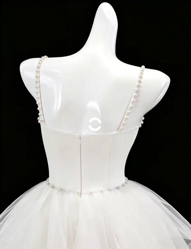 Jolie Robe de Bal Courte à Bretelles Fines en Tulle Blanc avec Perles Mini Pour Remise de Diplôme ou Retour à la Maison Inspo Senior N4697