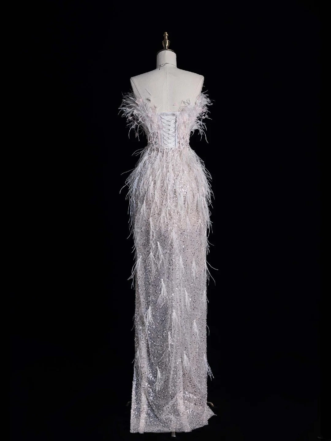 Standesamtliches Brautkleid, trägerlos, weiß, mit Pailletten, Schlitz und Federn am Oberteil, figurbetontes Brautkleid N613