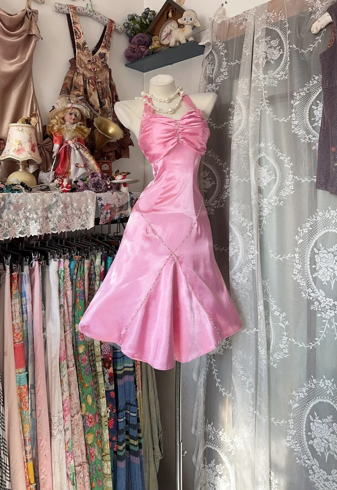 Robe de bal courte vintage sirène en satin rose, modèle N618