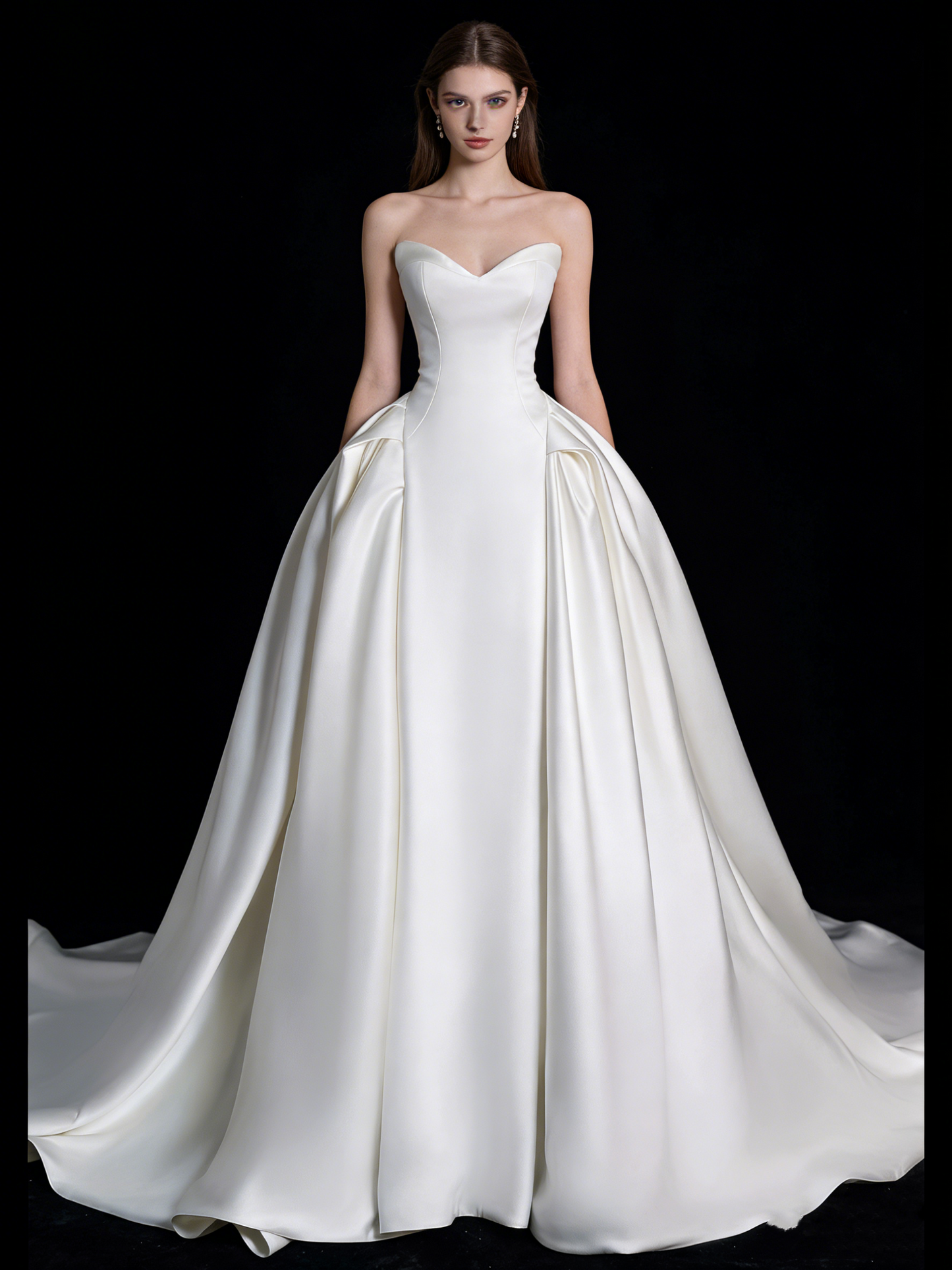 Elegantes, plissiertes Ballkleid aus weißem Satin mit Herzausschnitt – ein langes, märchenhaftes Brautkleid für den Herbst (N690)