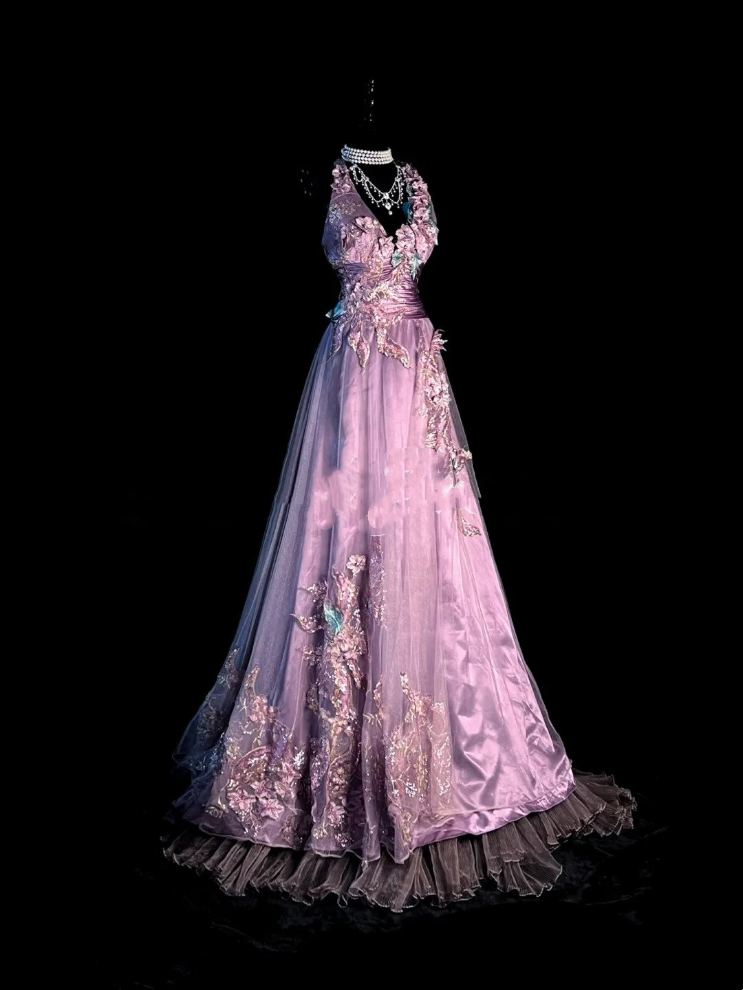 Vintage A-Linien-Kleid mit V-Ausschnitt aus den 1950er Jahren in Flieder mit Perlenapplikationen, langes Ballkleid, Partykleid, Outfit zum 18. Geburtstag, Abschlusskleid N922