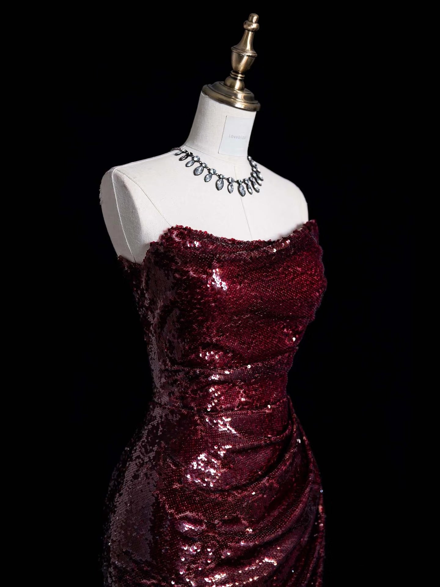 Robe de bal longue vintage fourreau sans bretelles bordeaux à sequins avec fente, tenue de soirée formelle N932
