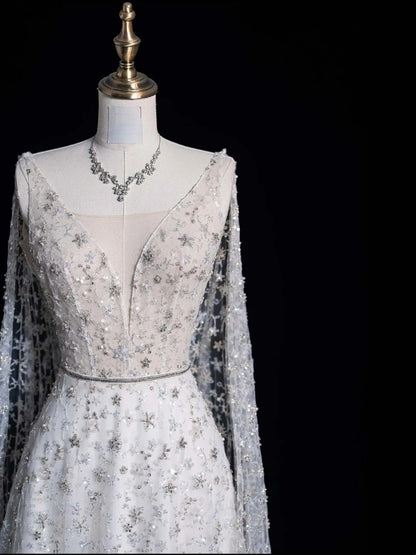 Bezauberndes A-Linien-Brautkleid mit V-Ausschnitt und Cape aus weißem Tüll, langes märchenhaftes Herbstbrautkleid N520